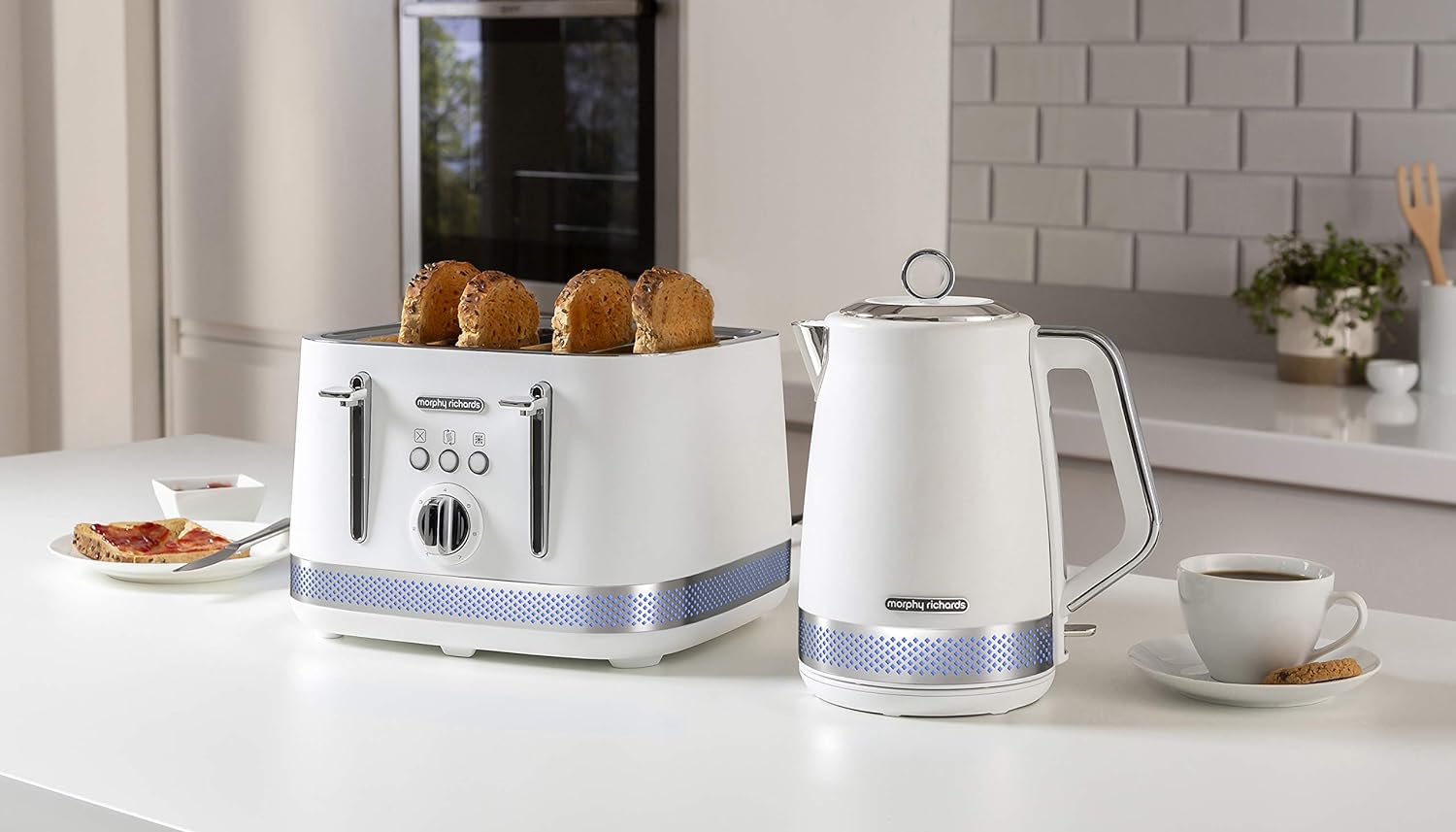 Morphy richards white kettle hotsell