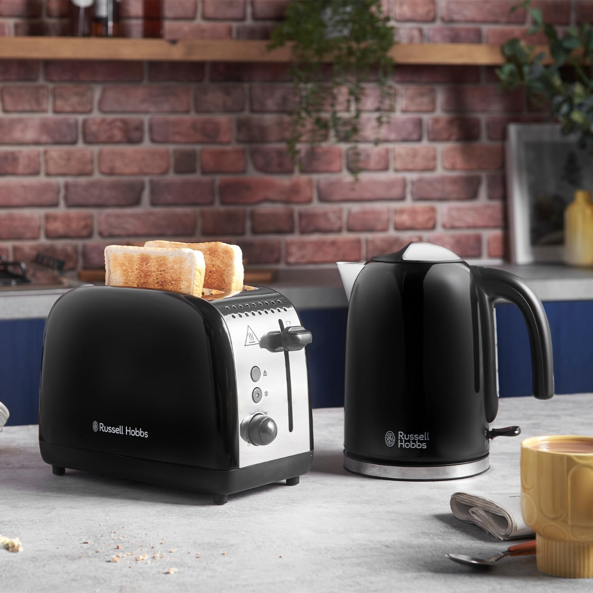 Russell Hobbs 2 Slice Toaster Black / Stainless Steel | 26550