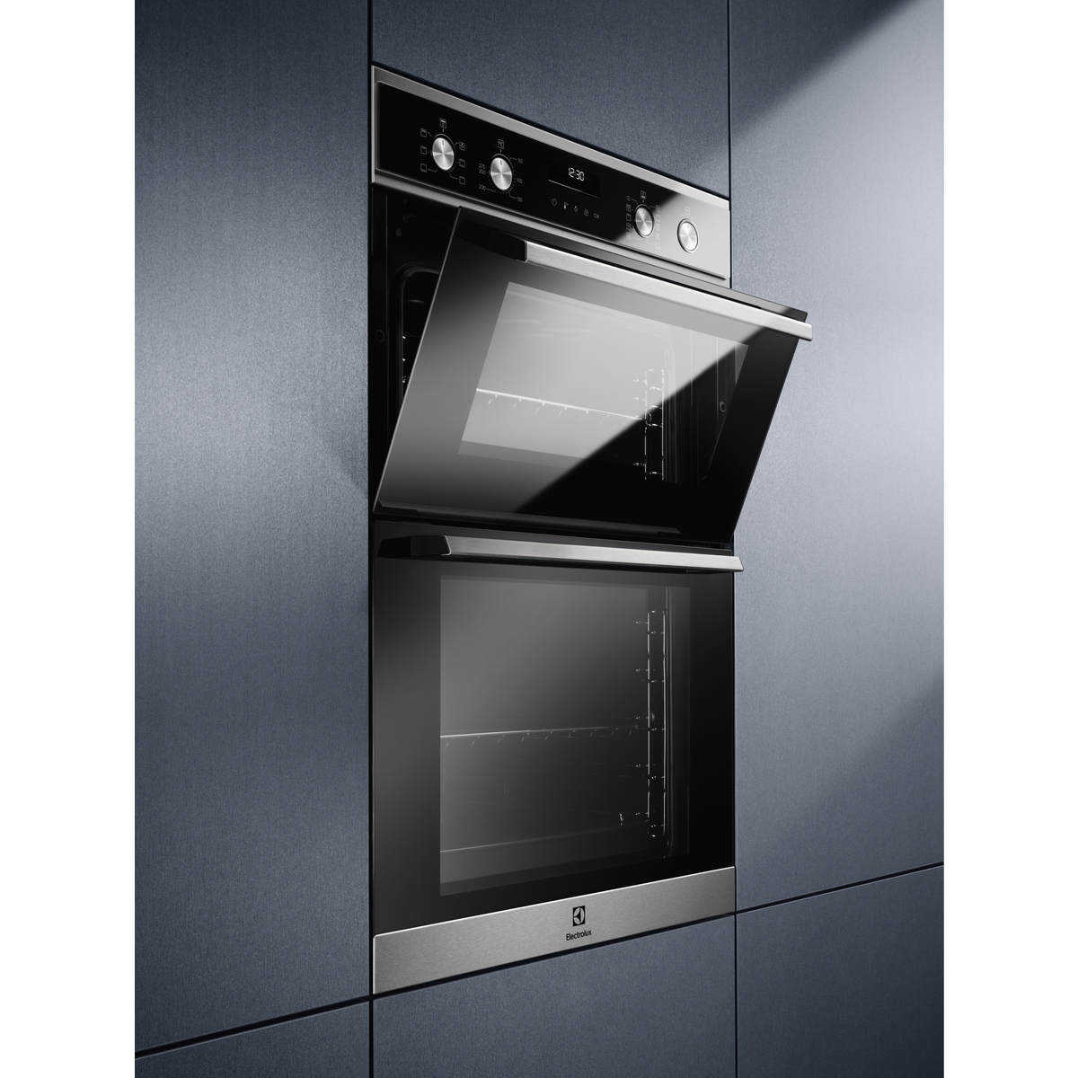 Electrolux 42/61 Litre Built In Double Oven | EDFDC46X