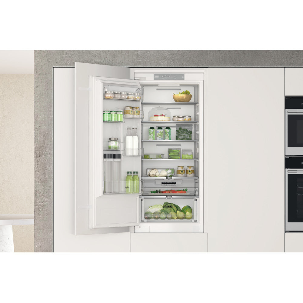 Whirlpool Built In Frost Free 70/30 Fridge Freezer - WHC20T322UK