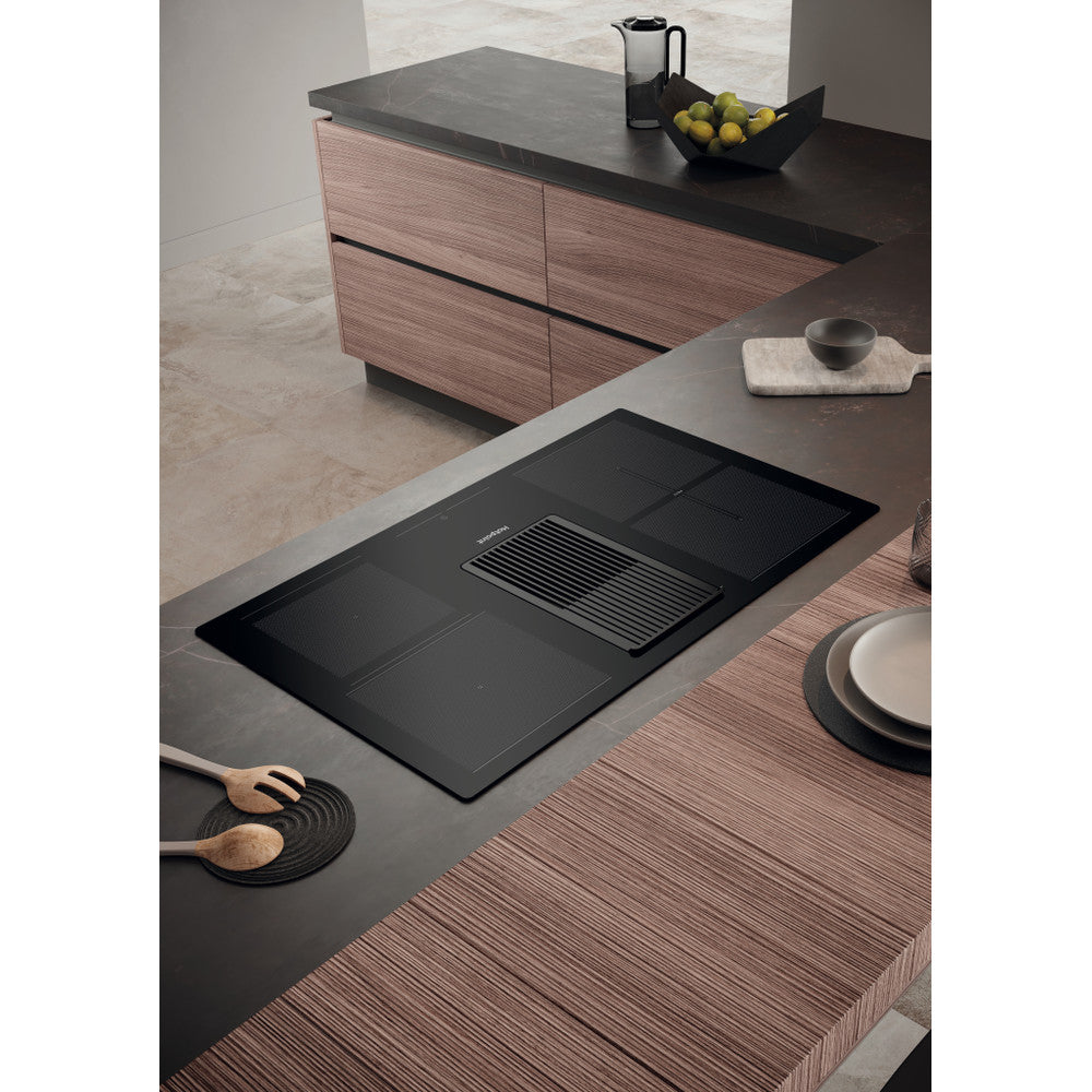 Hotpoint 83cm Vented Induction Hob with MyMenu Black | PVH 92 B K/F KIT